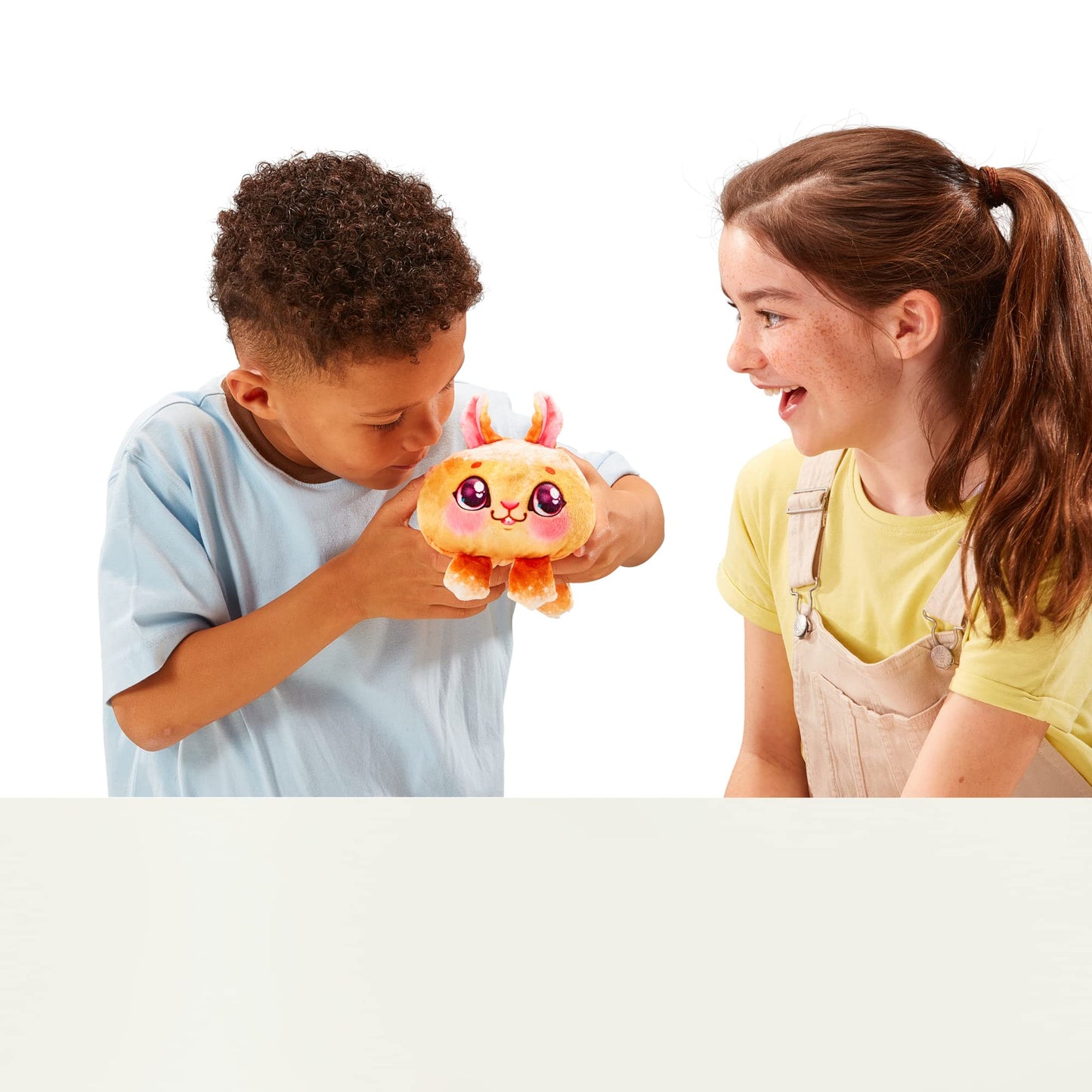 Cookeez Makery Oven, Mix & Make a plush best friend! Place your Dough In The Oven And Be Amazed When A Warm, Scented, Interactive, Comes Out! Which Surprise Bake Will You Make?
