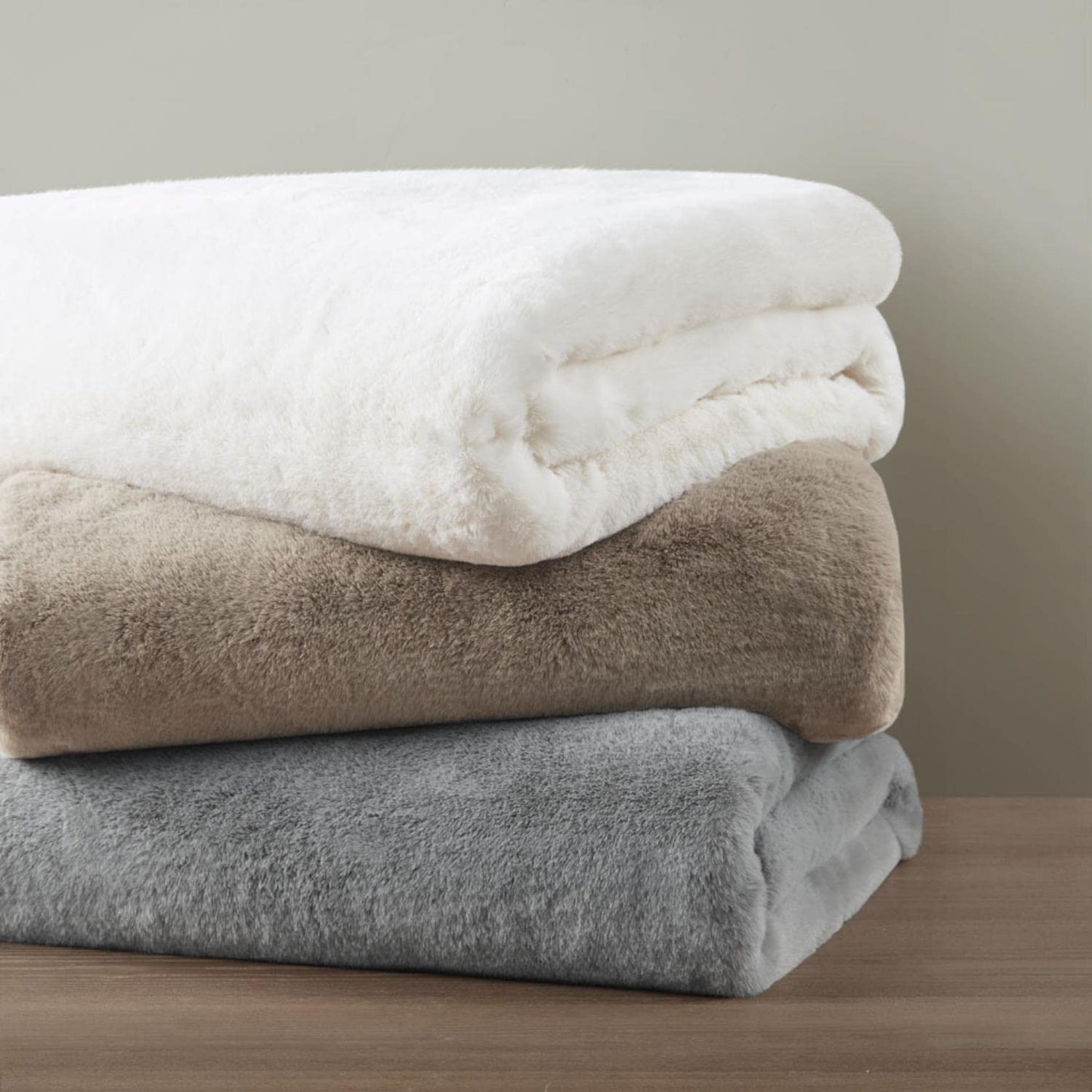 Madison Park Reversible Faux Fur Throw Blanket for Winter, Premium Warm Fuzzy Cover, Luxuriously Soft Velvet Texture Reverse, Cozy for Lounging on Couch, Sofa Ideal for Home Office, 50x60 Grey