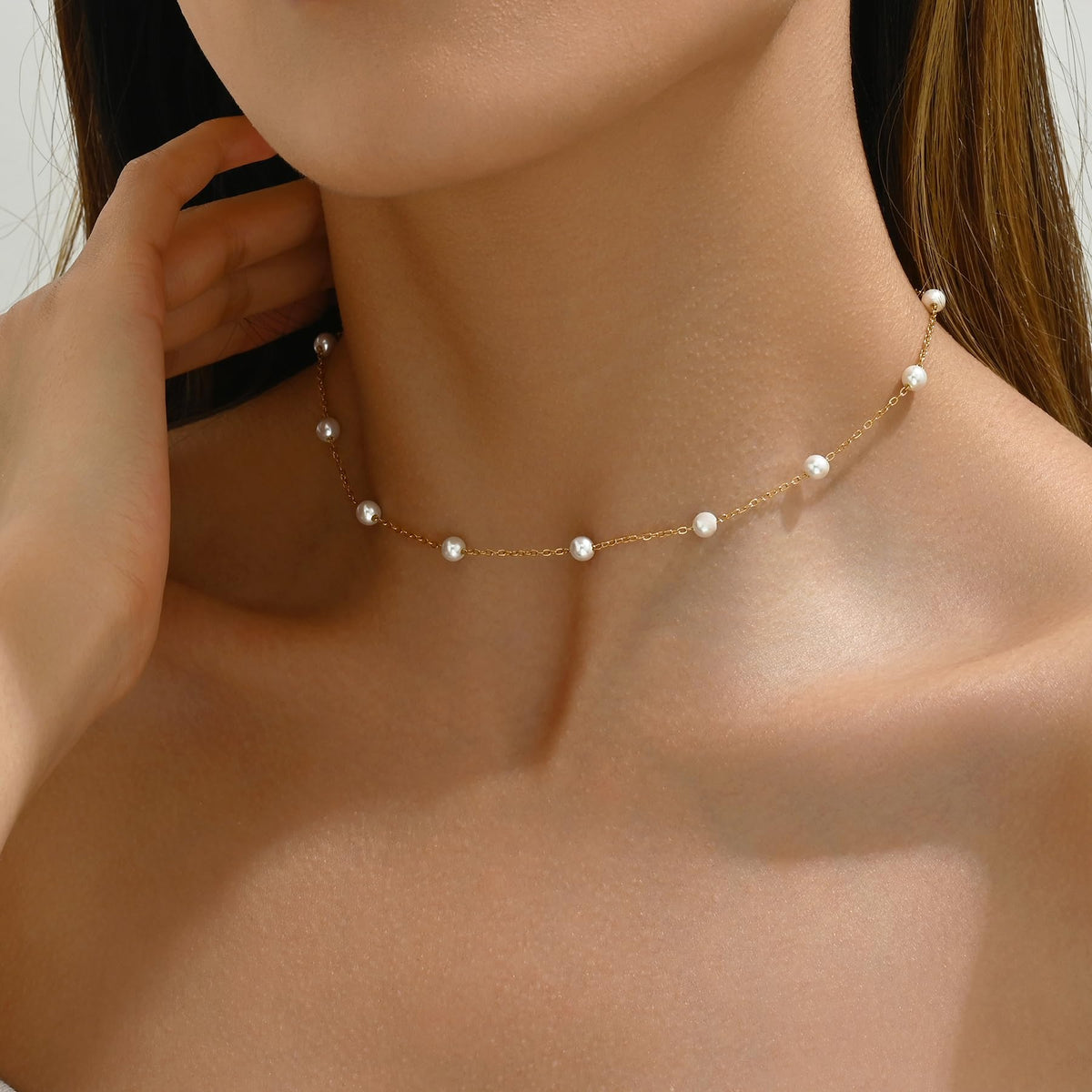 Jewigo Pearl Necklaces for Women 18K Gold Plated Pearl Choker Necklace Dainty Pearls Pendant Necklace Simple Small Pearls Bridesmaid Wedding Jewelry Gift