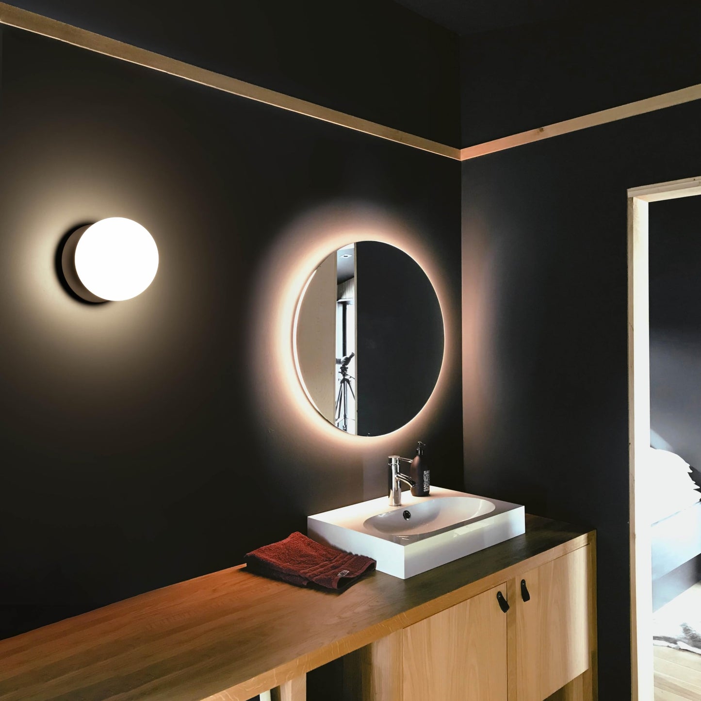 Hanaloa Wall Sconces, 1 Light Modern Globe Sconce in Matte Black, Wall Light for Bedroom Bathroom Living Room & Hallway Vanity Lighting, Ceiling Light Fixture
