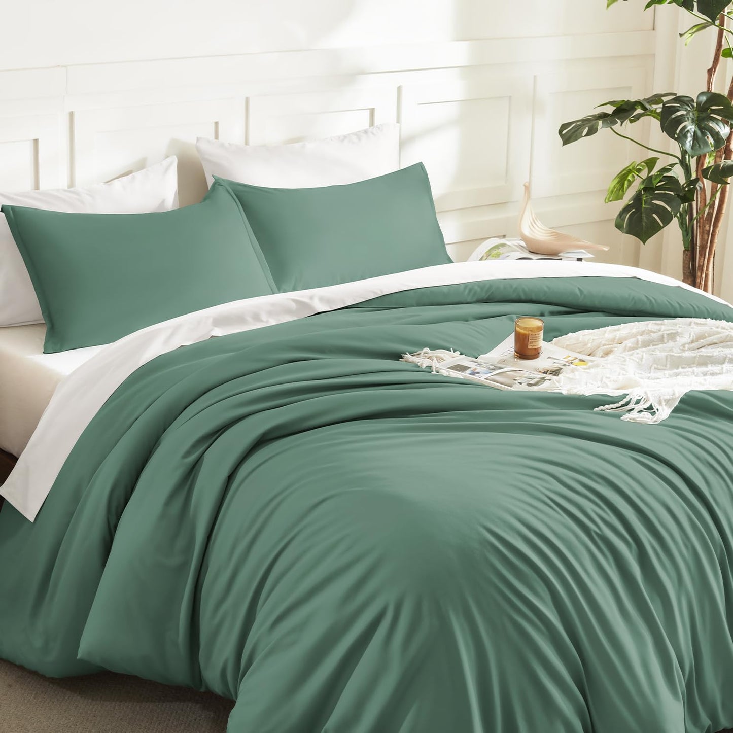 Litanika Comforters King Size Haze Green, 3 Pieces Lightweight Solid Bedding Set & Collections, All Season Fluffy Bed Set (104x90 Inches Comforter & 2 Pillowcases)