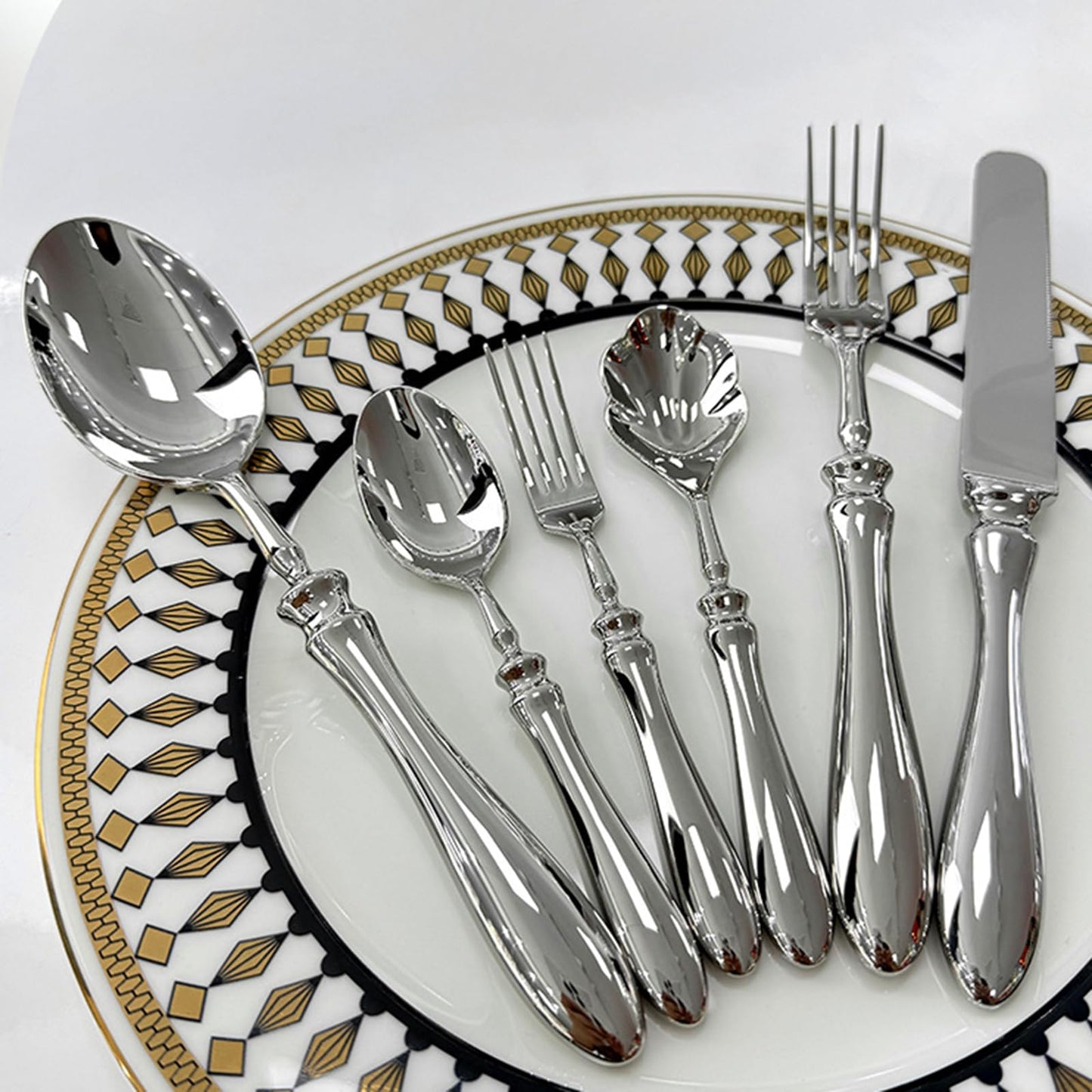 36-pcs Silverware Set with Shell-shaped spoons Cutlery Flatware for 6 Utensils 18/10 Stainless Steel Flatware Sets Utensil Premium Spoons Knife Fork for Kitchen Restaurant Banquet Wedding Christmas