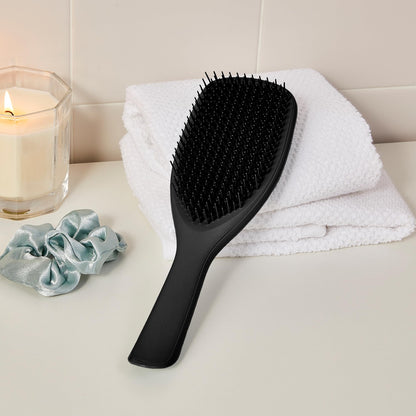 Tangle Teezer Large Ultimate Detangler Hairbrush - For Wet & Dry Hair - Detangling Brush for Thick, Curly & Long Hair - Two-Tiered Teeth Reduce Breakage & Eliminate Knots - Large Paddle - Black Gloss