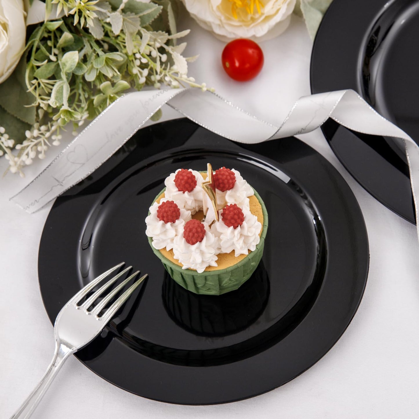 FLOWERCAT 100PCS Black Plastic Plates - Heavy Duty Black Disposable Plates for Halloween Party/Birthday/Wedding/Father's Day- serve 50guests 10 inch and 7 inch Set