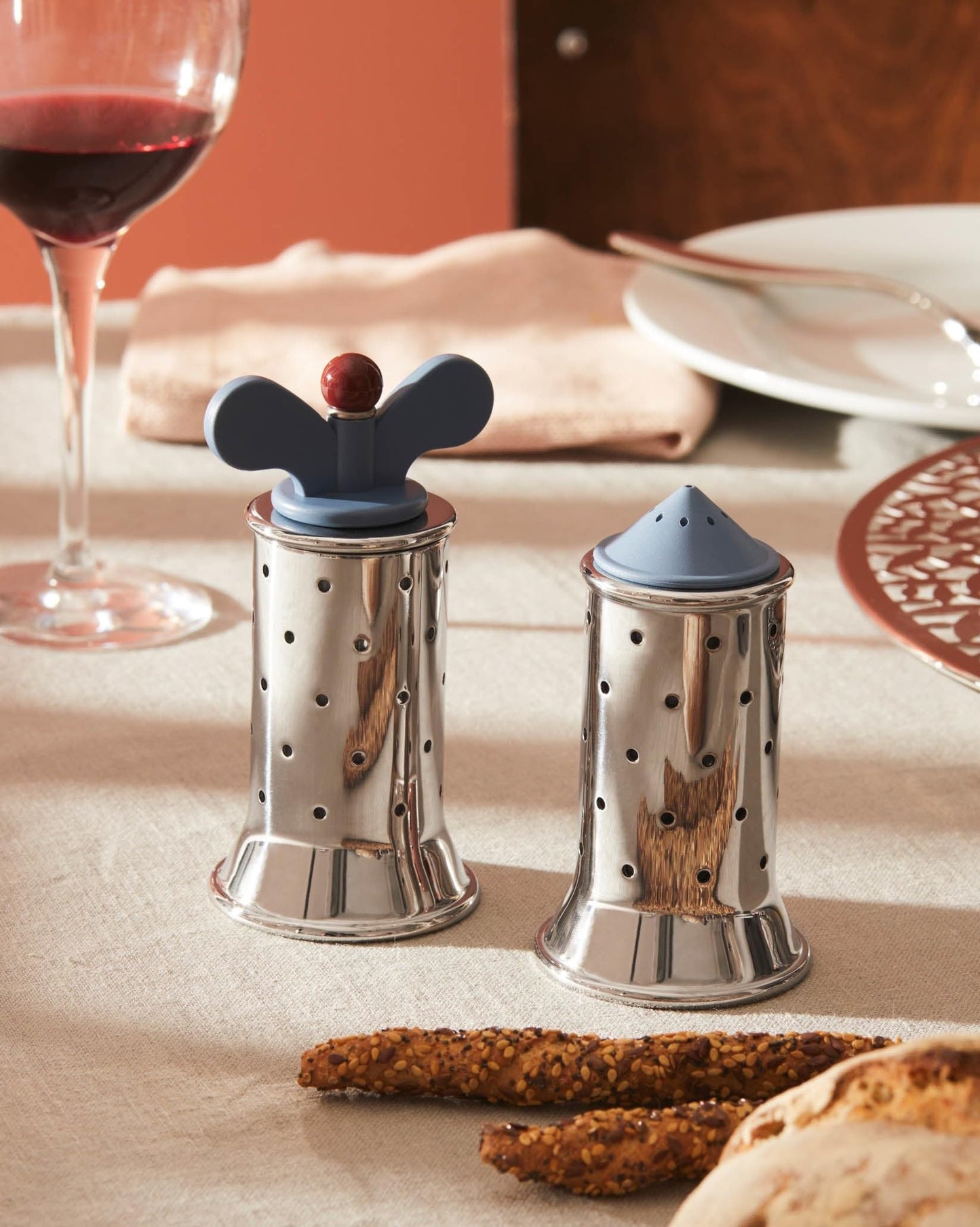 Alessi Salt Castor, Black