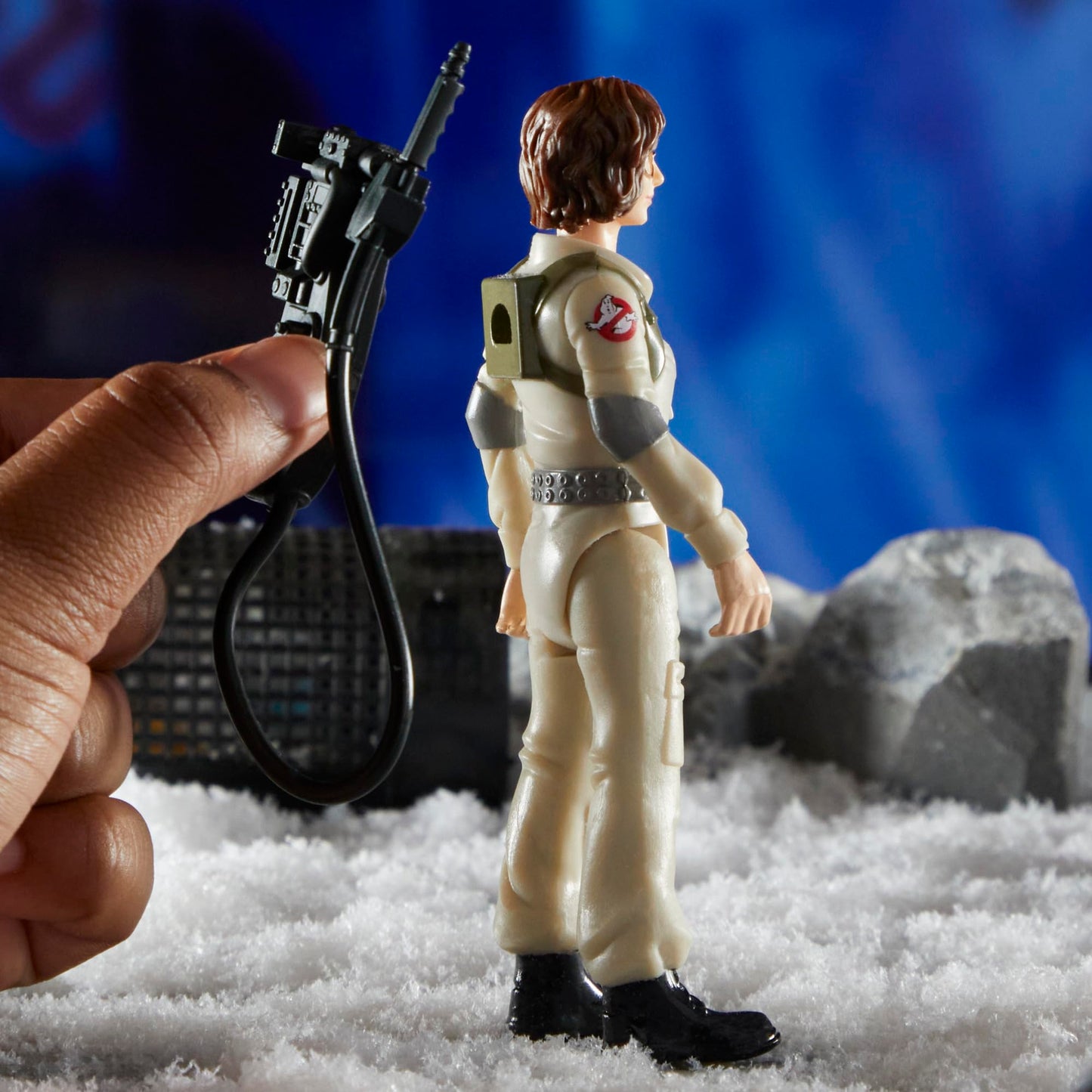 Ghostbusters Fright Features Phoebe Spengler Action Figure with Ecto-Stretch Tech Bonesy Ghost Toy Accessory, Toys for Kids Ages 4+