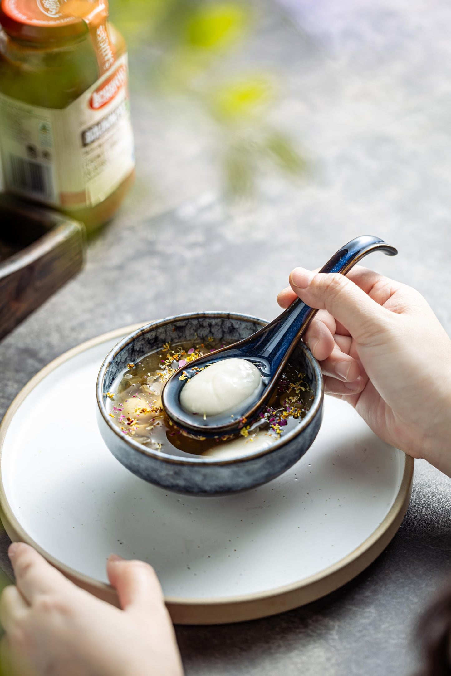 LYEOBOH Soup Spoons set of 6, Chinese Deep Soup Spoon - 6.5 inch Ceramic Korean Tablespoons for Ramen, Rice, Noodle, Asian Spoons with Deep Hook Design, Vintage Blue