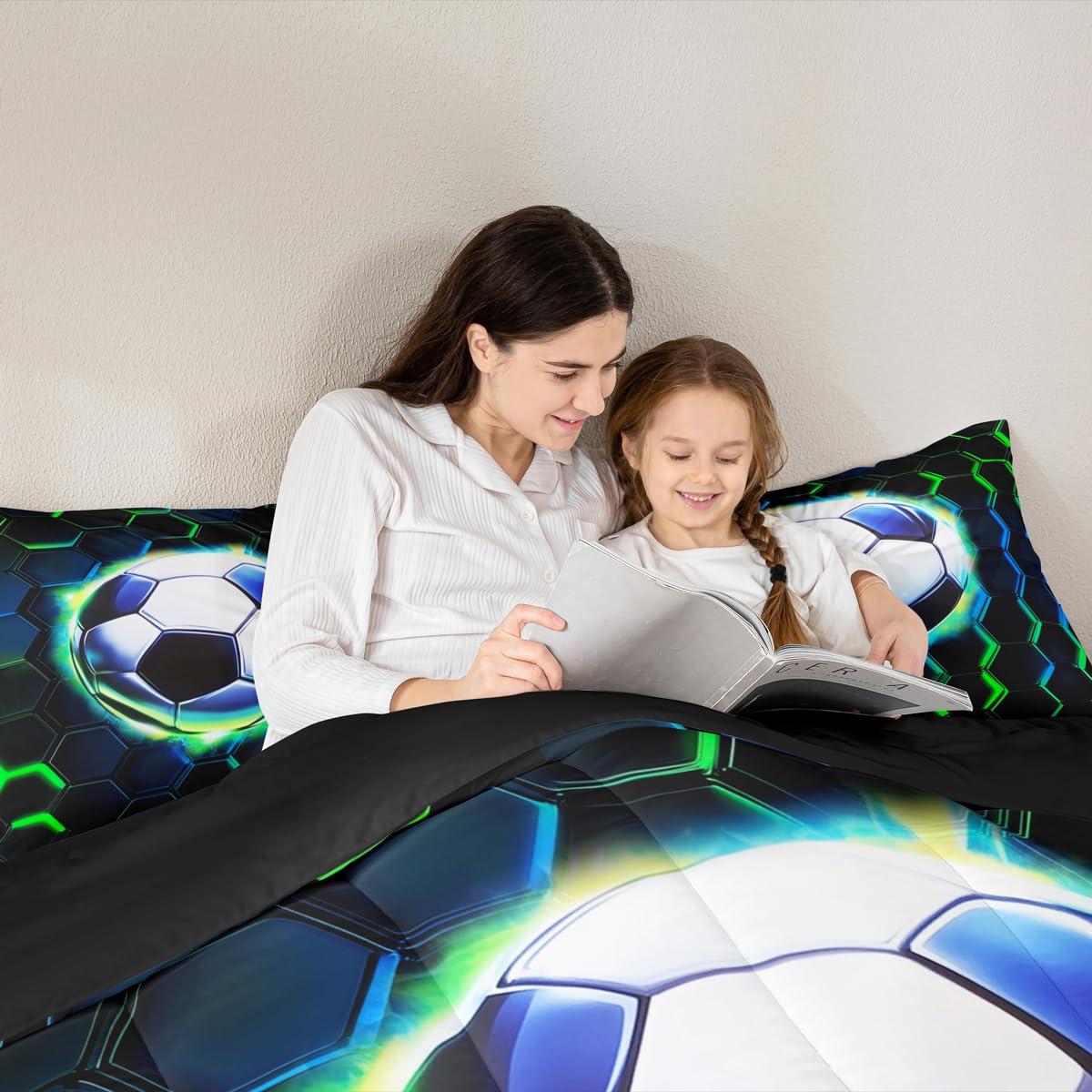 Football Kids Comforter Set Queen Size,Soccer Game Ball Sports Bedding Set,Girls Boys Room Decor,Geometric Honeycomb Hexagon Quilt Comforter,Black Green Duvet Set Bedroom Quilt Set,2 Pillowcases