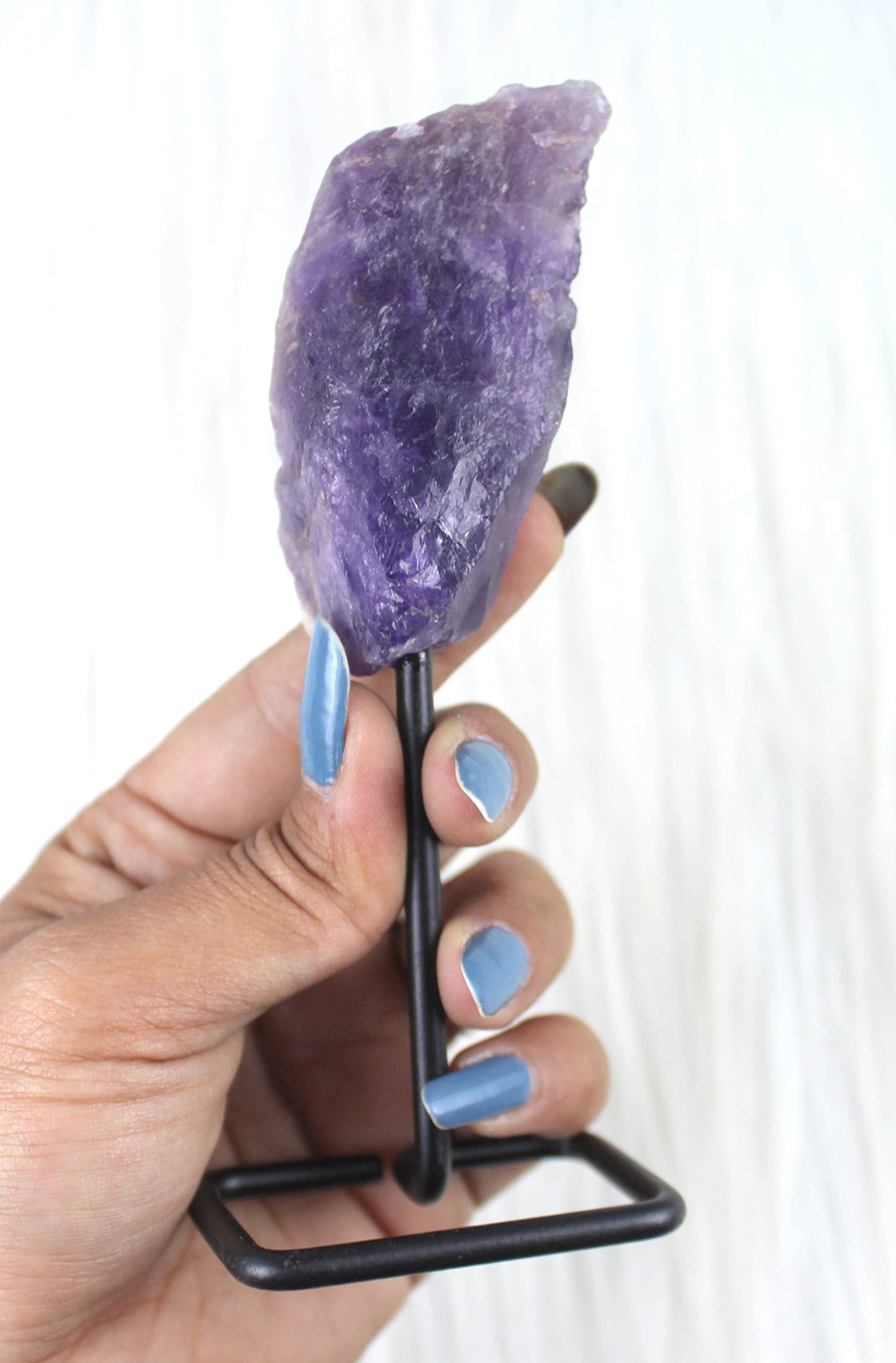Jet Raw Cluster Stone Metal Stand Healing Crystals Stone for Home Office Decoration Small 4.5-5 Inch Tall (Amethyst)