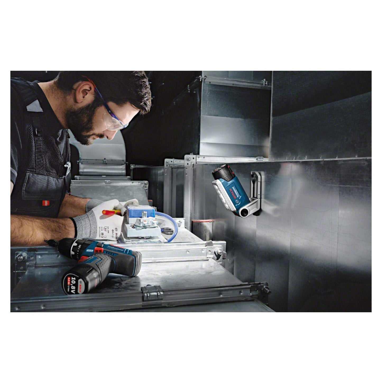 Bosch Professional 12V System GLI 12V-330 cordless LED worklight (330 lumens, operating time: 180 min/Ah, without battery/charger)