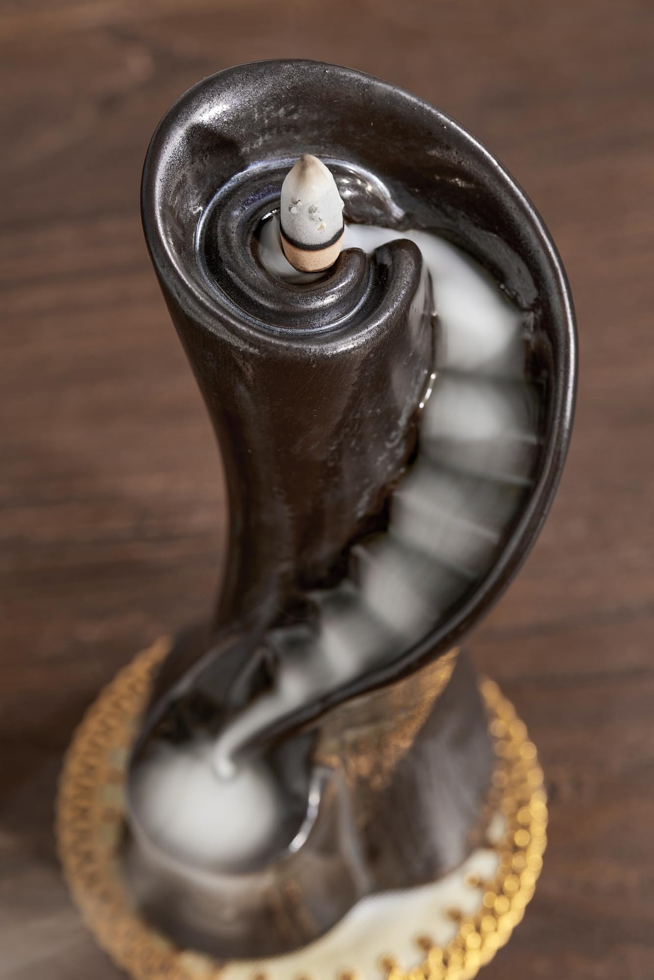 LAMDAWN Unique Cloud Stairs Ceramic Waterfall Incense Holder, Paired with a Pack of Backflow Incense Cones. (Metallic)