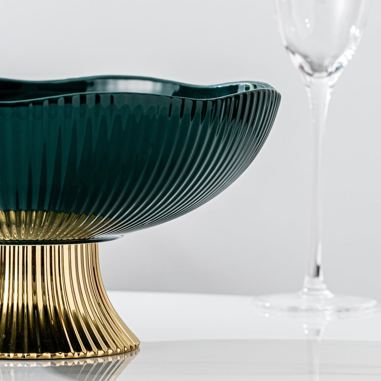 CCATSIX Ceramic Fruit Bowl,10” Pedestal Bowl, Decorated Fruit Tray for Kitchen Counter and Dining Table, Footed Bowls for Afternoon Tea Parties, Bread and Salad Bowl with Golden Feet. (green)