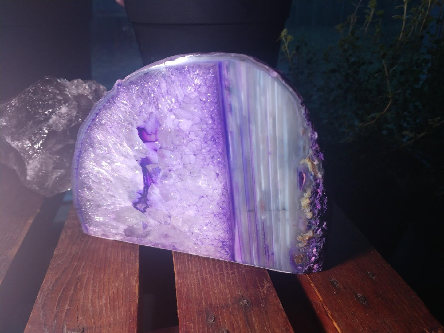 AMOYSTONE Natural Purple Agate Candle Holder 1.5-2lb, Raw Geode Base - Versatile Decor for Meditation, Yoga Studio & Home Mantel