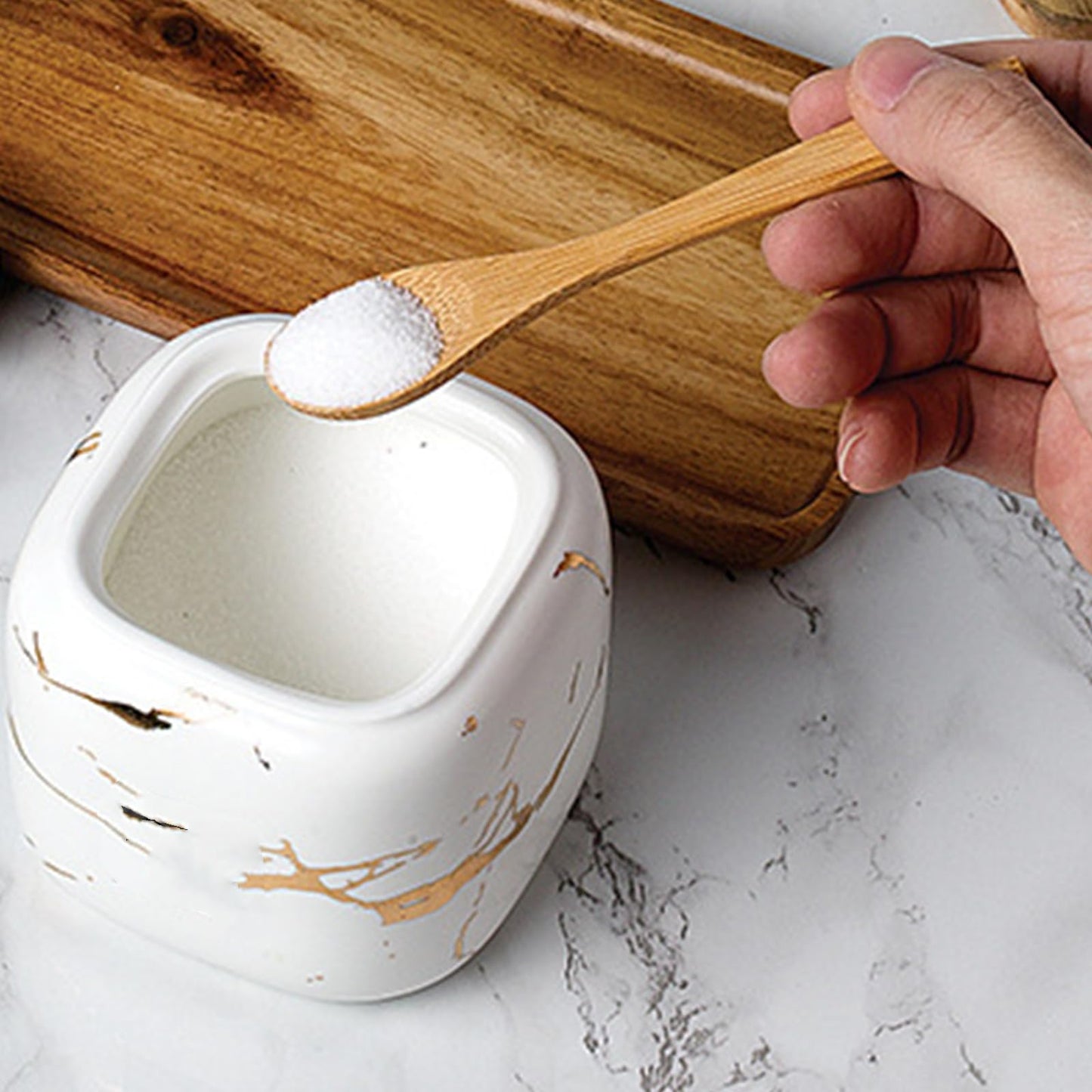 Dicunoy 2 Pack Ceramic Sugar Bowl with Lids and Spoons, Salt and Sugar Container, White Porcelain Sugar Coffee Container, Condiment Spice Pots with Wooden Tray for Bar Table, Kitchen, Countertop