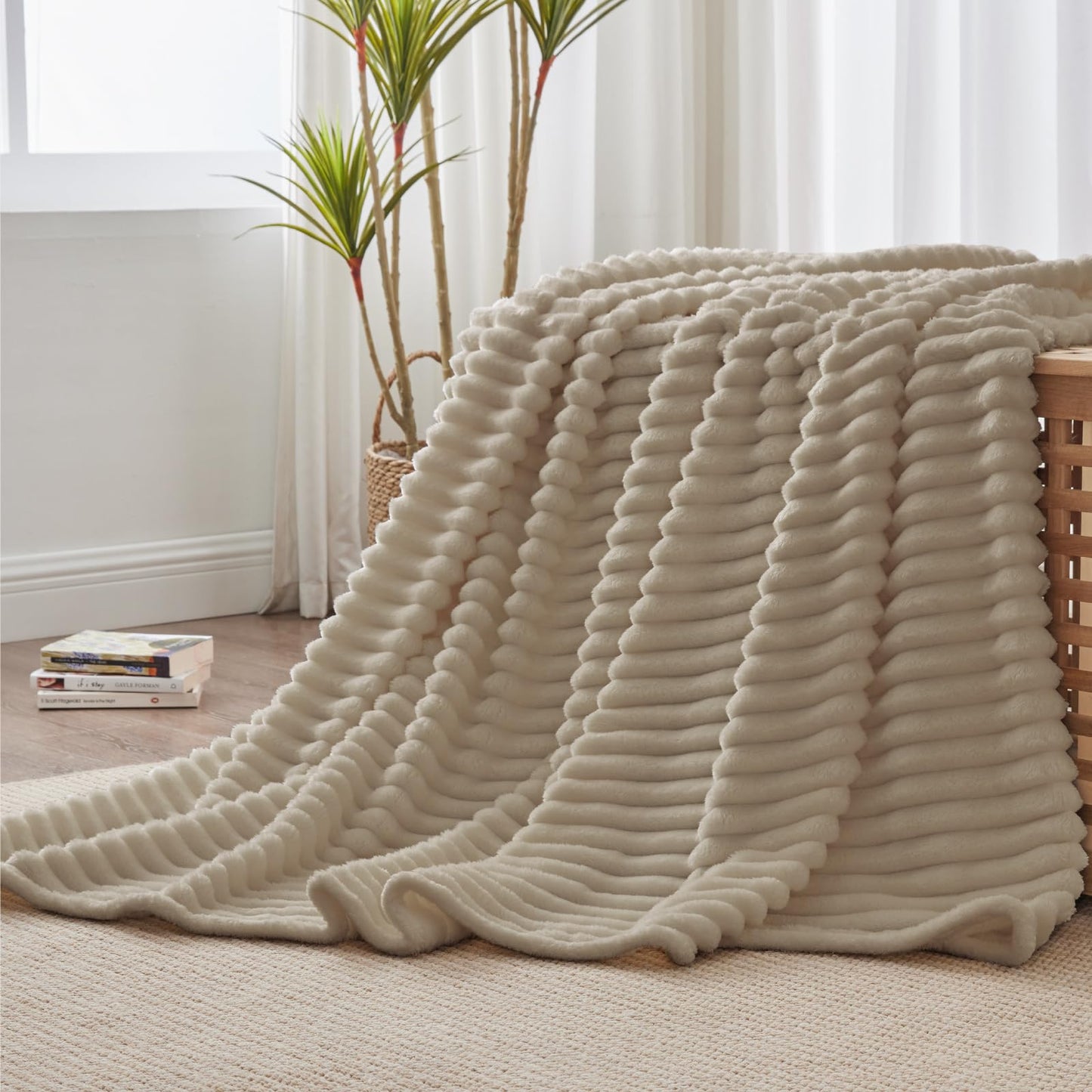 BEDELITE Fleece Throw Blanket for Couch - 300GSM Soft & Warm Fluffy Linen Blanket, Decorative and Giftable Striped Blankets for Women, Men, 50"x70"