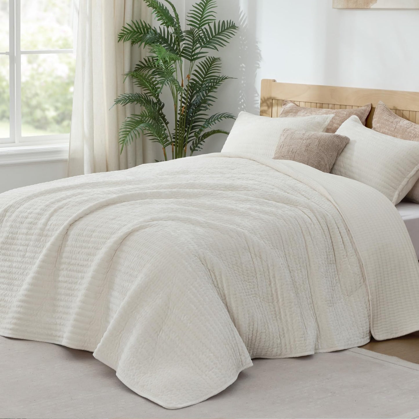 BEDELITE Velvet Quilt Set King Size - Luxury Soft Velvet Comforter Bedding Set for All Season, Lightweight Quilted Channel Stitch Oversized Bedspread Coverlet with 2 Matching Shams, Ivory White