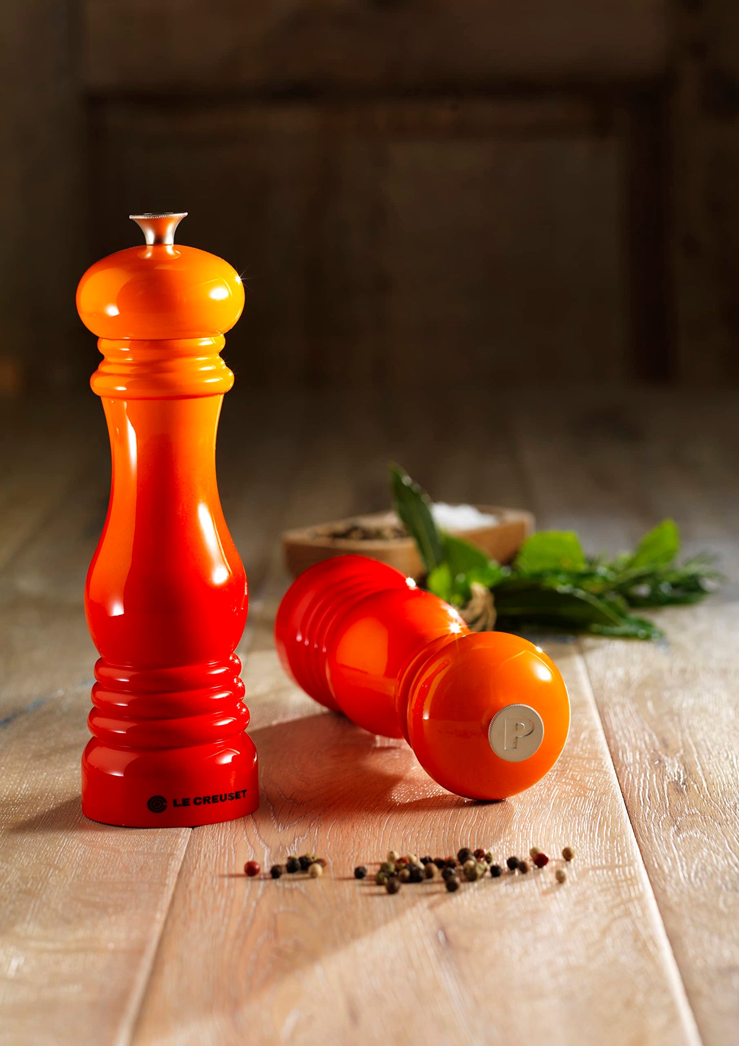 Le Creuset Classic Adjustable Pepper Mill Grinder, Chip-resistant ABS Plastic, Anti-Corrosion, 40g, 21 cm, Volcanic, 96001900090000