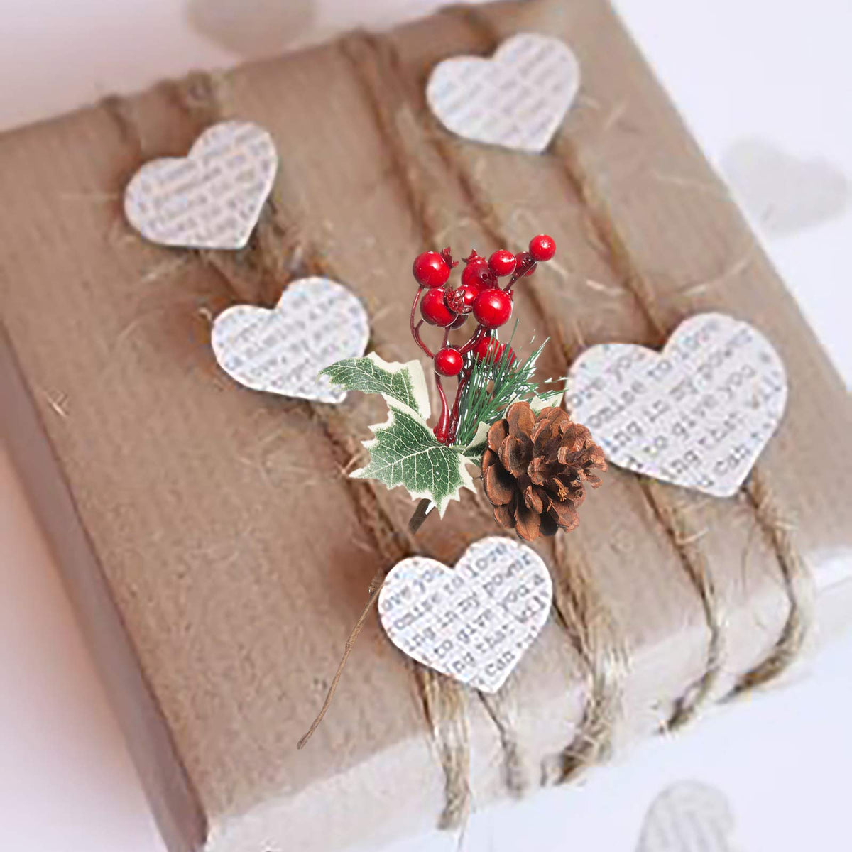 Crafare 20 Pack Artificial Christmas Tree Picks Assorted Red Berry Pine Picks Spray with Pinecones Apples Holly Leaves Winter Holiday Season Déco