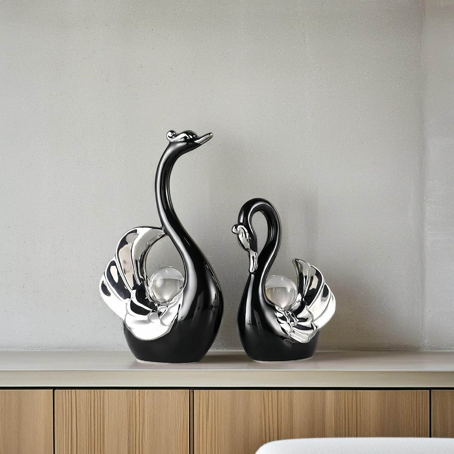 XINDAM A Pair of Swan Figurines Swans Statue with Crystal Ball Model Home Office Display Decorative Craft Living Room Decor (Black)