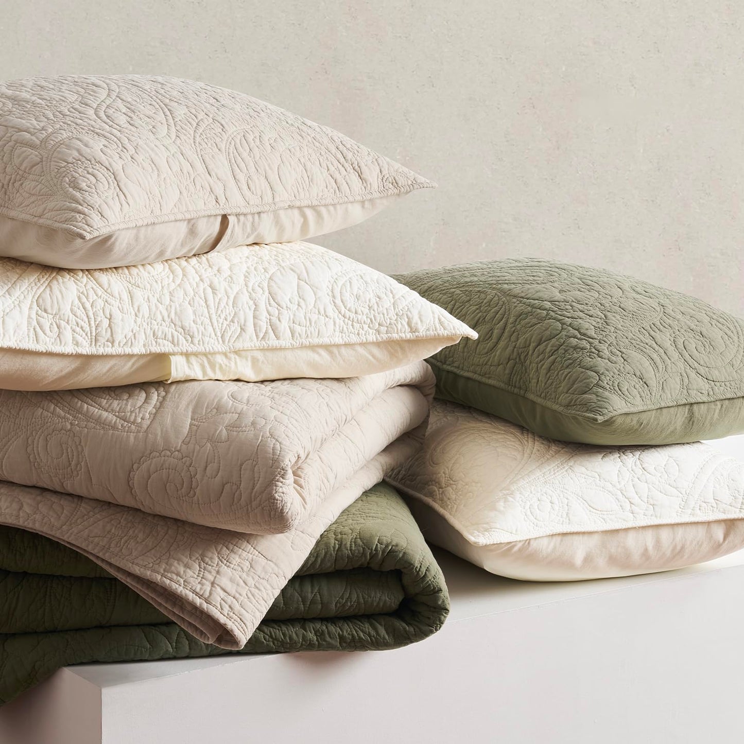 EVERGRACE 100% Cotton Paisley Quilt Set, Queen Size 3 Piece Set – Prewashed Lightweight Bedspread with 2 Shams, Soft & Breathable Matelasse-Style Quilted Coverlet, Olive Green