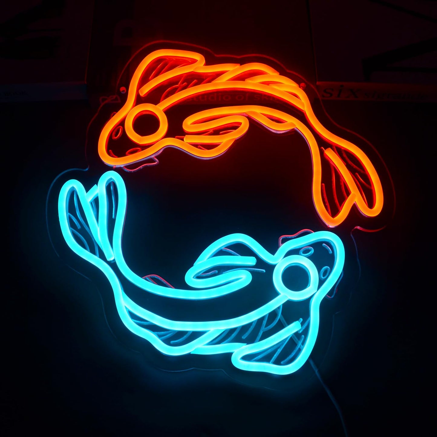 Koi Fish Neon Sign Animal in Sea LED Light up Fish Family Interior Wall Decor Fancy Carp Lucky Charm Neon Lights Hanging Bedroom Home Family Office Business Store Shop
