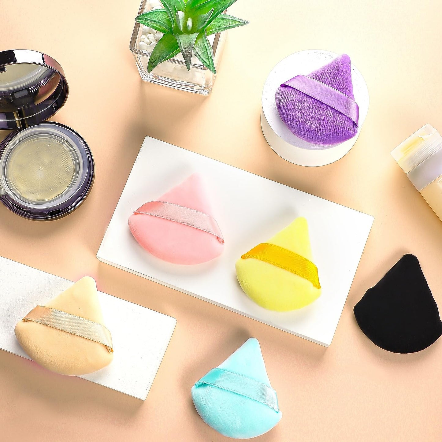 Pimoys 6 Pieces Powder Puff Face Makeup Sponge Soft Velour Triangle Powder Puffs Beauty Sponge Stocking Stuffers for Loose Powder (Black, Pink)