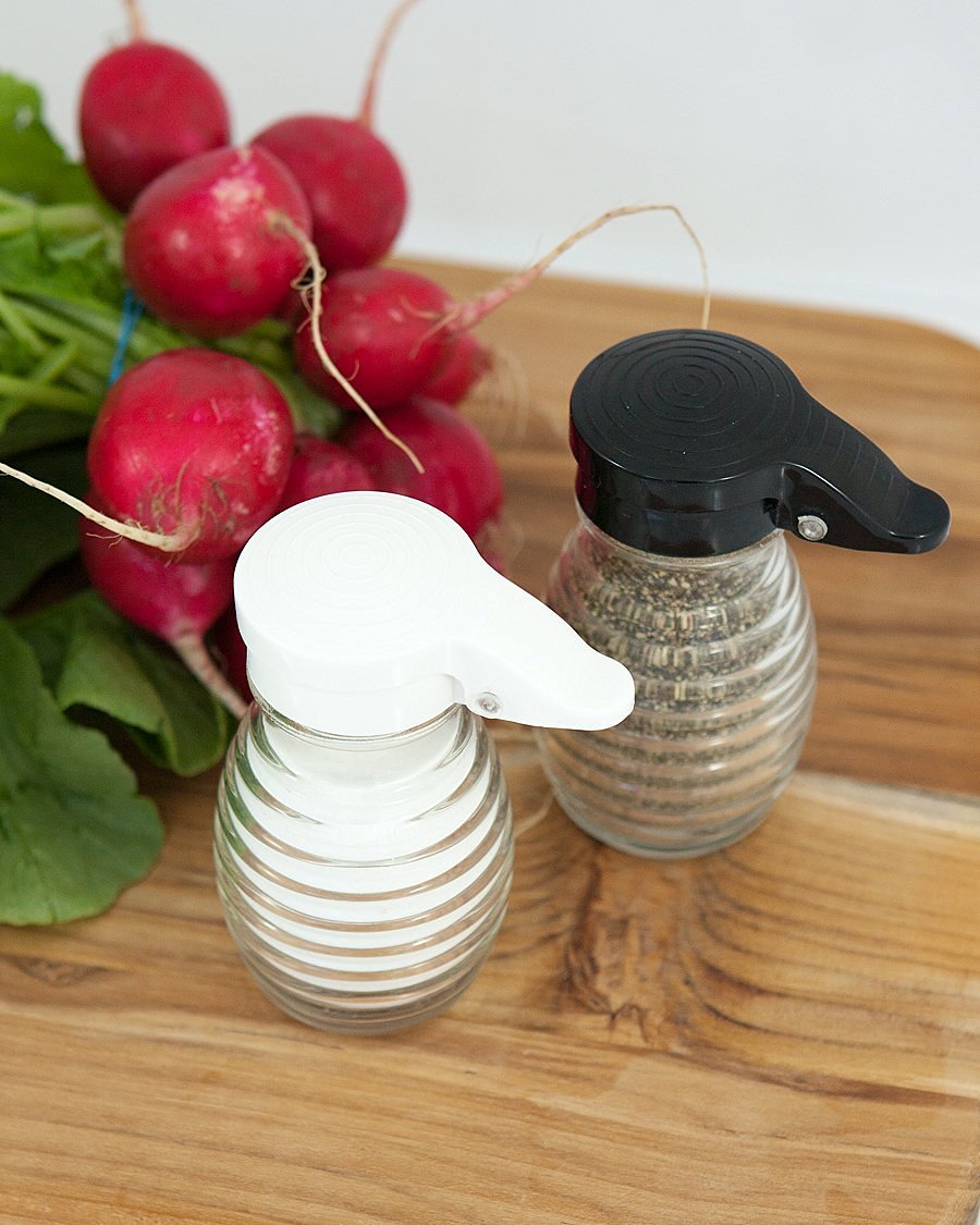 Shake It Free Shaker Glass Moisture Proof Humidity Free Salt, Pepper and Spice Shakers by Tumbler Home
