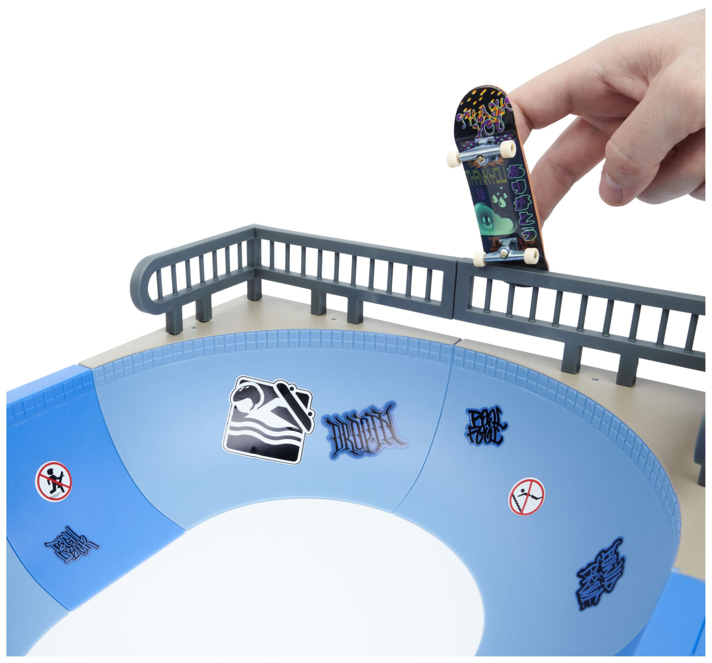 Tech Deck, Daewon Mega Bowl, X-Connect Park Creator, Customisable and Buildable Ramp Set with Exclusive Fingerboard, Kids’ Toy for Ages 6 and up