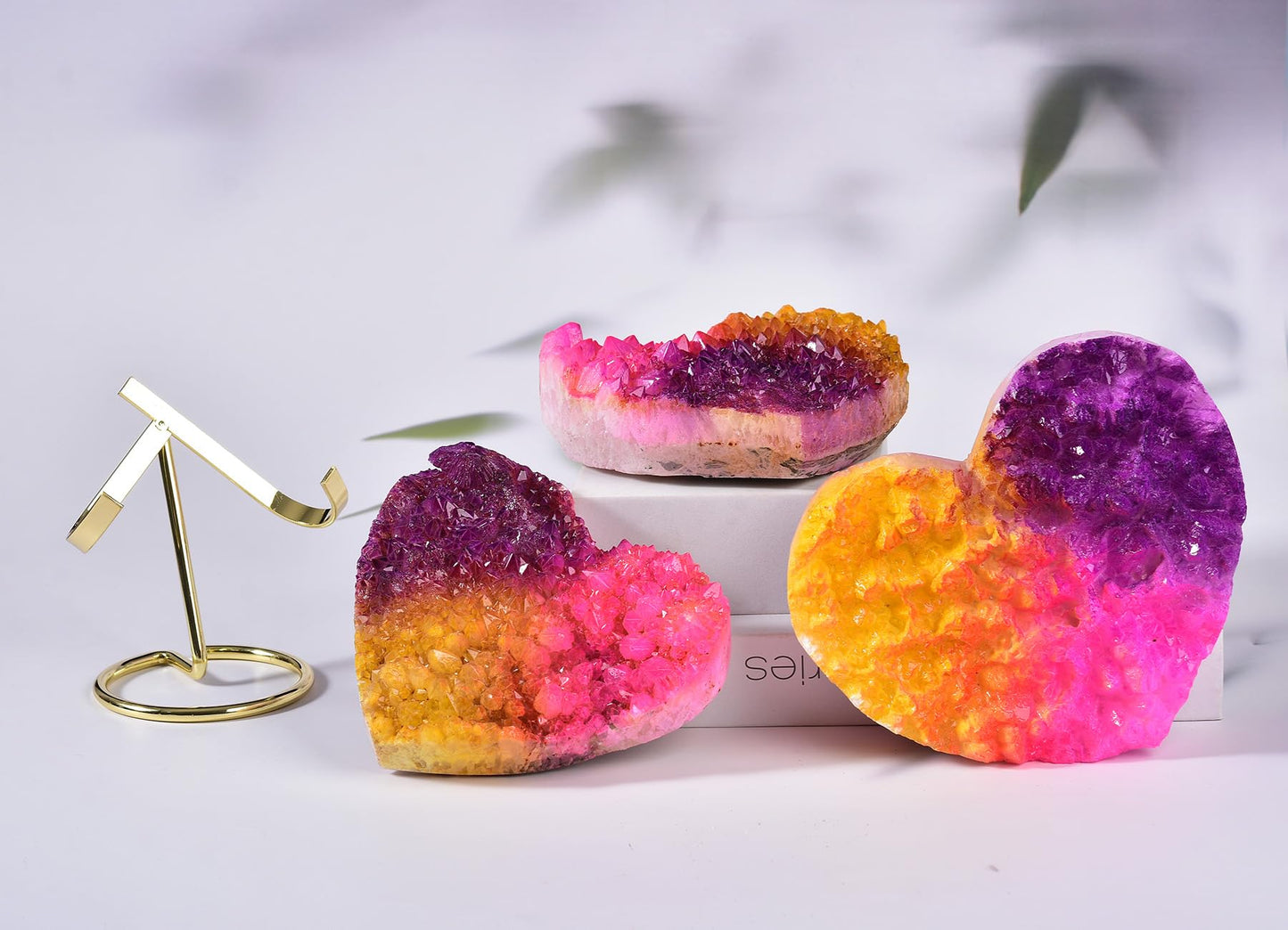 AMOYSTONE Heavy Heart Shaped Crystal Cluster Electroplated White Crystal Cluster with Alloy Bracket, Home Office Decoration (Orange-Pink-Purple 2-2.5 LBS)