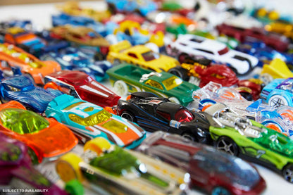Hot Wheels Set of 20 Toy Cars, Assorted Styles, Toy Trucks and Cars in 1:64 Scale with Realistic Details and Decos, Collectible Cars for Kids Ages 3 and Up, Styles May Vary, DXY59