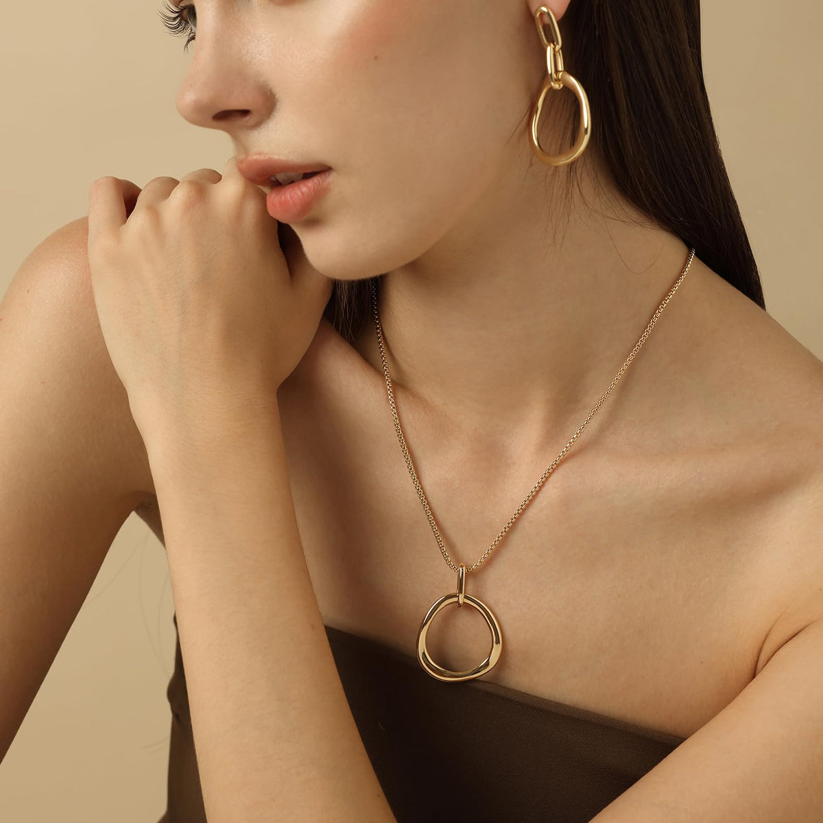 COBI Gold Circle Necklace for Women, 18K Gold Tone Finished Long Gold Necklace, Gold Statement Necklace Simple Everyday Jewelry, Fashion Trendy Birthday Gifts