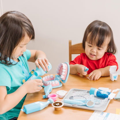 Melissa & Doug Smile Dentist Kit for Kids Role Play Toys for 3+ Year Old Girls, Educational Toys for 3 Year Old Boys, Montessori Toys Age 3