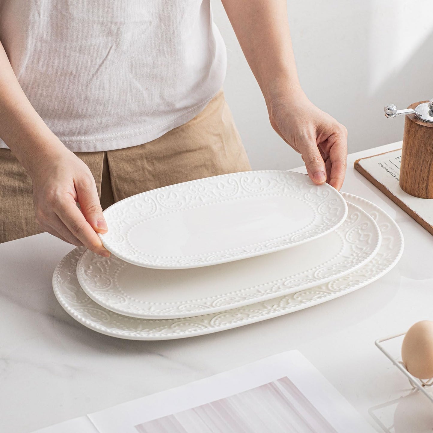 MVYAVYUS Oval Embossed Serving Platter Set, Stackable Serving Tray, Ceramics White Serving Platters for Entertaining, Serving Dishes for Wedding, Dishwasher & Oven Safe, Gift for Housewarming (3PCS)