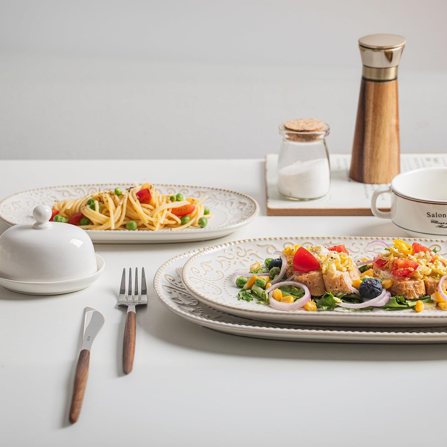 Feenmai Serving Platters Set, 14"/12"/10" Oval Ceramic Serving Plates, Embossed Serving Trays for Party, Oven Dishwasher Safe, Vintage White Serving Dishes for Entertaining, Appetizers, Pasta, Sushi