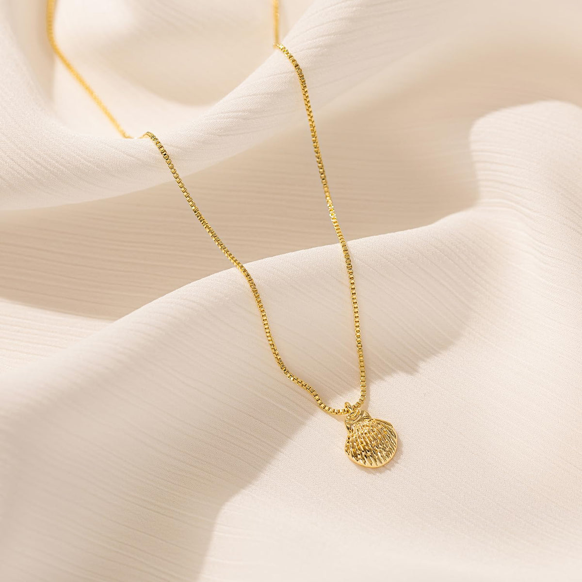 BSGRL Dainty Gold Necklace: 14K Gold Plated Shell Sea Beach Necklace for Women 16.5"+2"