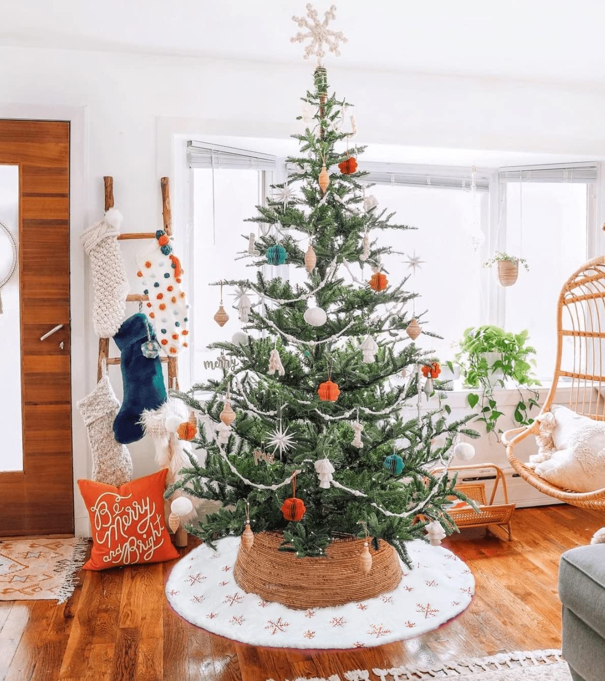 White Tree Skirt Faux Fur Rose Gold Sequin Tree Skirts Small Christmas Tree Skirt Decoration 36inch Double Layers Tree Covers Shiny Tree Floor Mats Fireplace Tree Skirts Fluffy Tree Skirt