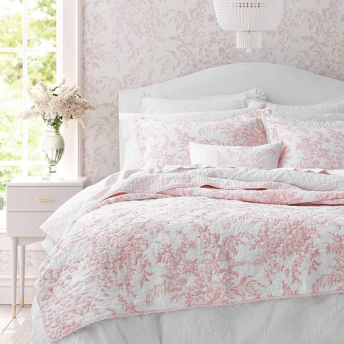 Laura Ashley - Queen Quilt Set, 100% Cotton Cover with Cotton Blend Fill, Prewashed for Softness, Reversible Floral Bedding with Matching Shams (Pink)