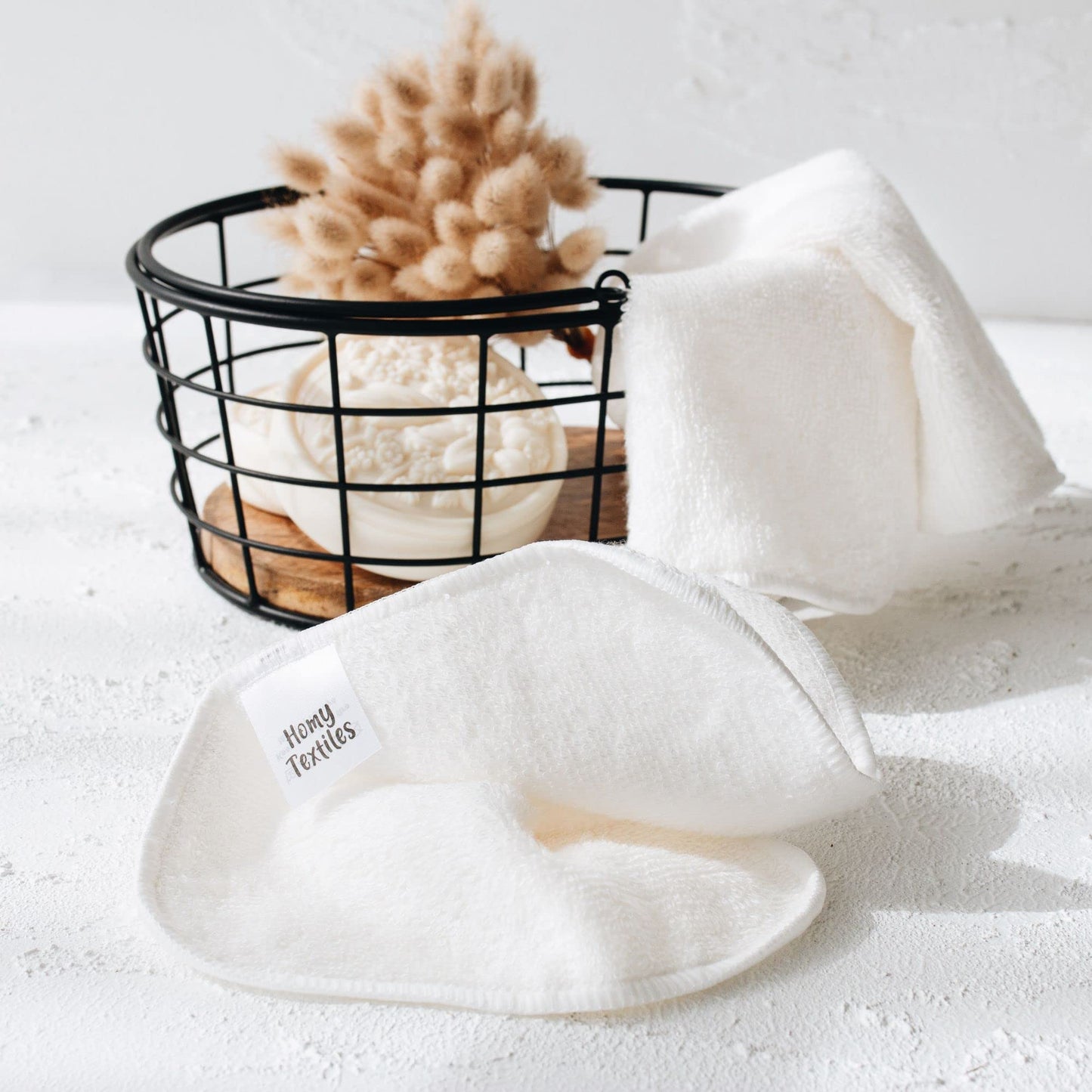 Homy Textiles Pack of 25 Bamboo Reusable Wash Cloth & Baby Wipes - 20 cm x 20 cm Soft Flannel Face Cloth with a Decorative Stylish 100% Cotton Bag - Newborn Essentials