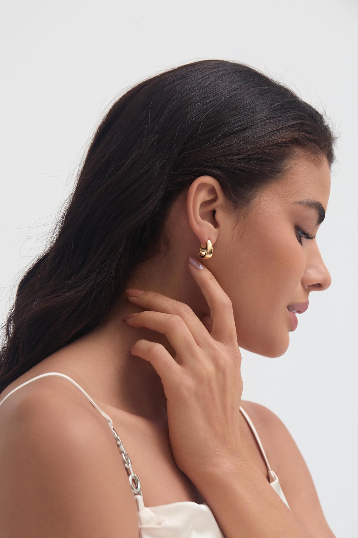 Small Chunky Hoop Earrings for Women 14k Real Gold Plated 925 Sterling Silver Post Small Oval Hoop Earrings Hypoallergenic Thick Huggie Hoops Earrings Jewelry Gifts for Women (gold)