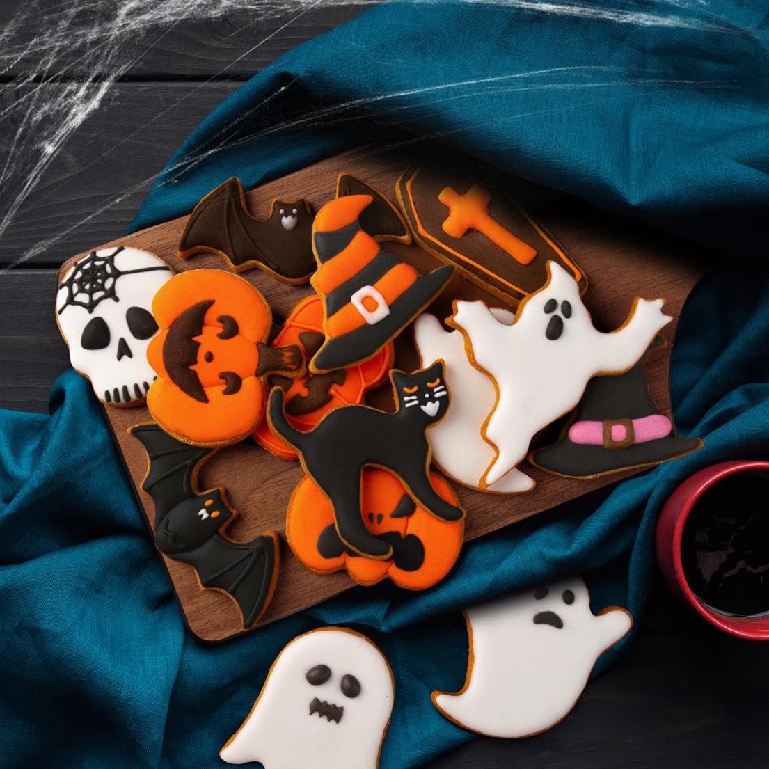 QtoiKce Halloween Cookie Cutters Set,9 Piece Stainless Steel Metal Halloween Cookie Cutters Shapes - Pumpkin, Ghosts, Bat, Black Cat, Witch's Hat, Skull, Coffin, 1, Silver