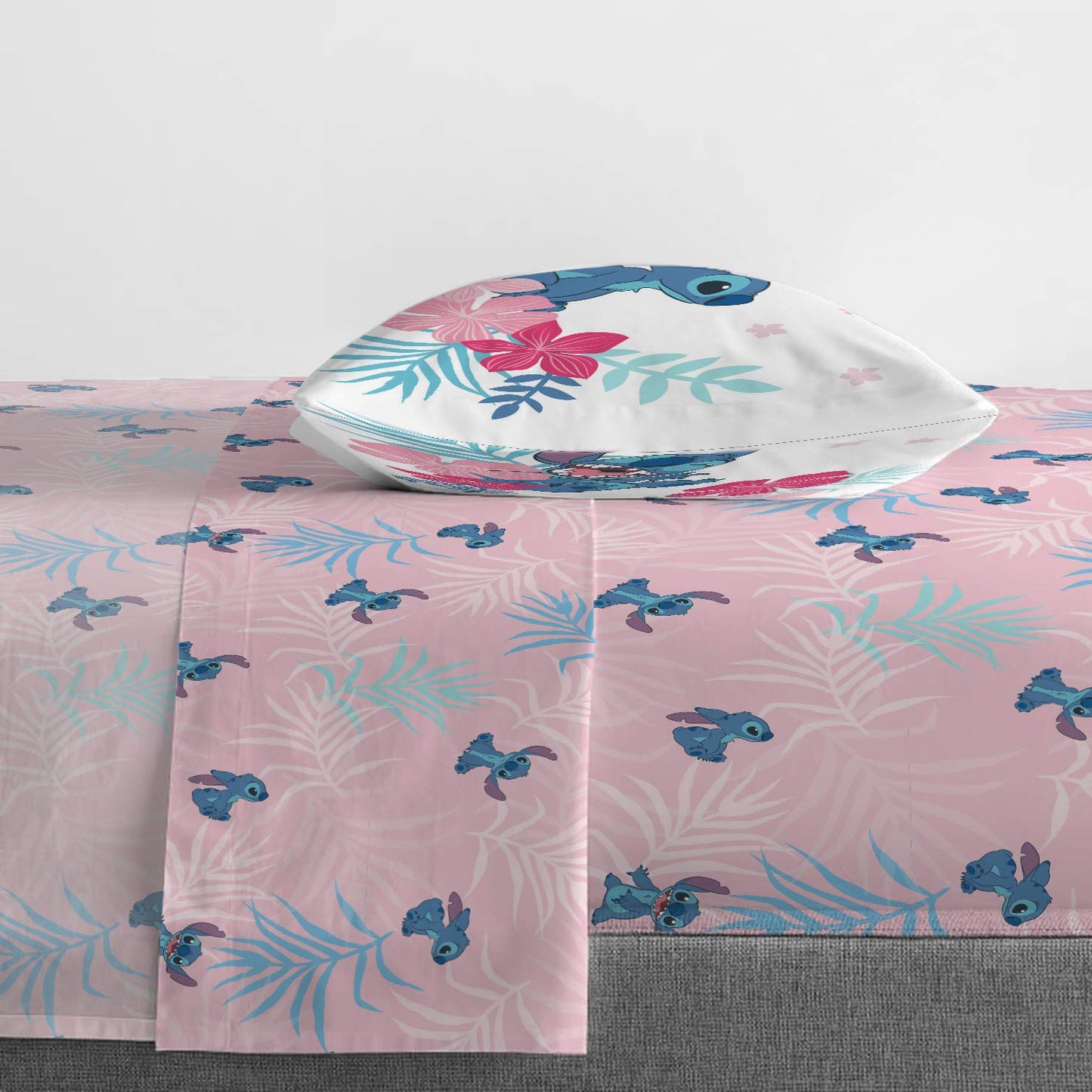 Disney Lilo & Stitch Twin Comforter Set - 5 Piece Kids Bed in a Bag Reversible Comforter & Sheet Set, Girls Stitch Bedding, Super Soft Fade Resistant Microfiber, Machine Washable (Official Disney)