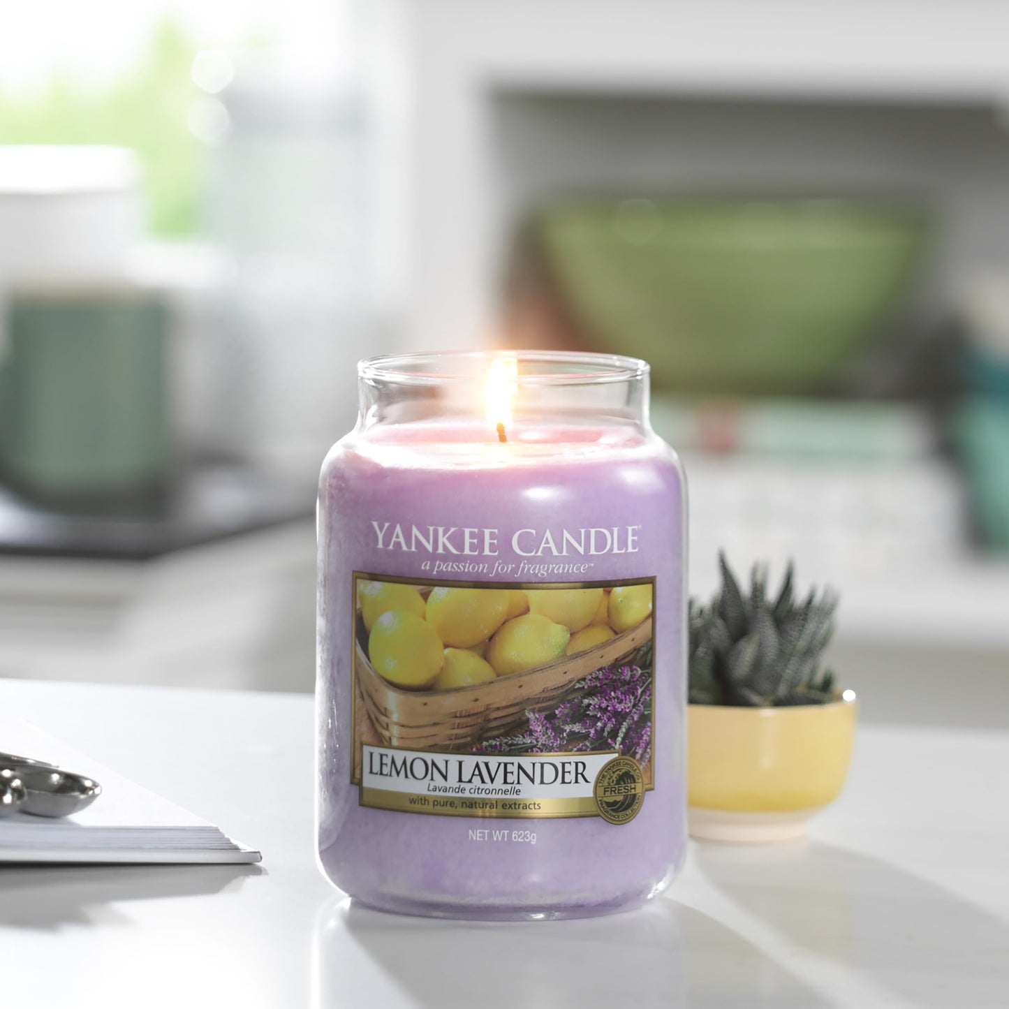 Yankee Candle Scented Candle | Lemon Lavender Large Jar | Long Burning Candles: up to 150 Hours | Perfect Gifts for Women