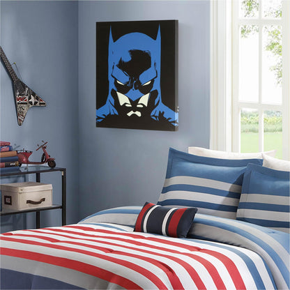 Idea Nuova Batman LED Wall Art,11.5"x15.75" Children's Hanging Décor, Light-Up Artwork for Kids' Rooms