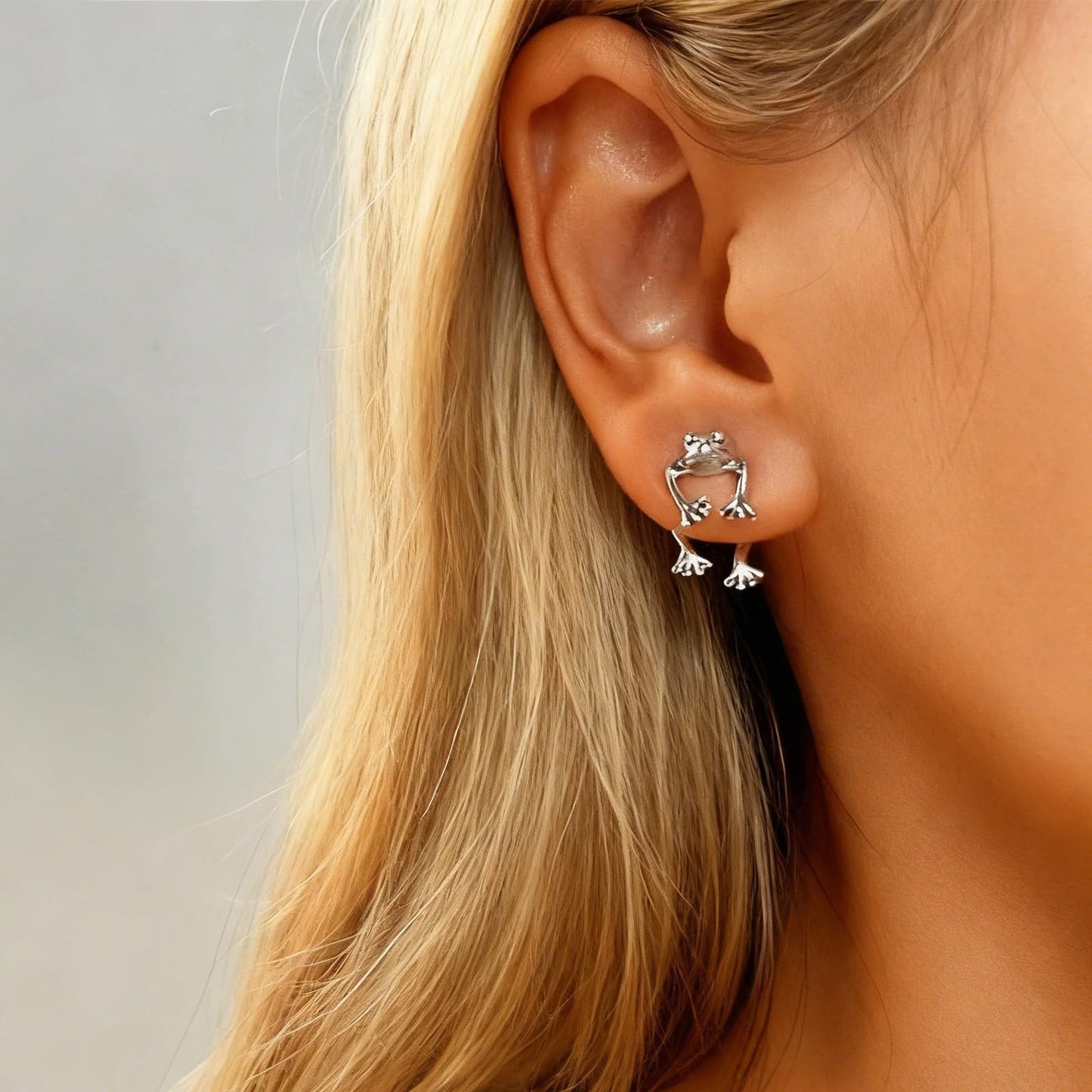 Silver Frog Earrings for Women Christmas Stocking Stuffers Vintage Frogs Shaped Stud Earrings Funny Cute 3D Animal Earrings Jewelry Gifts