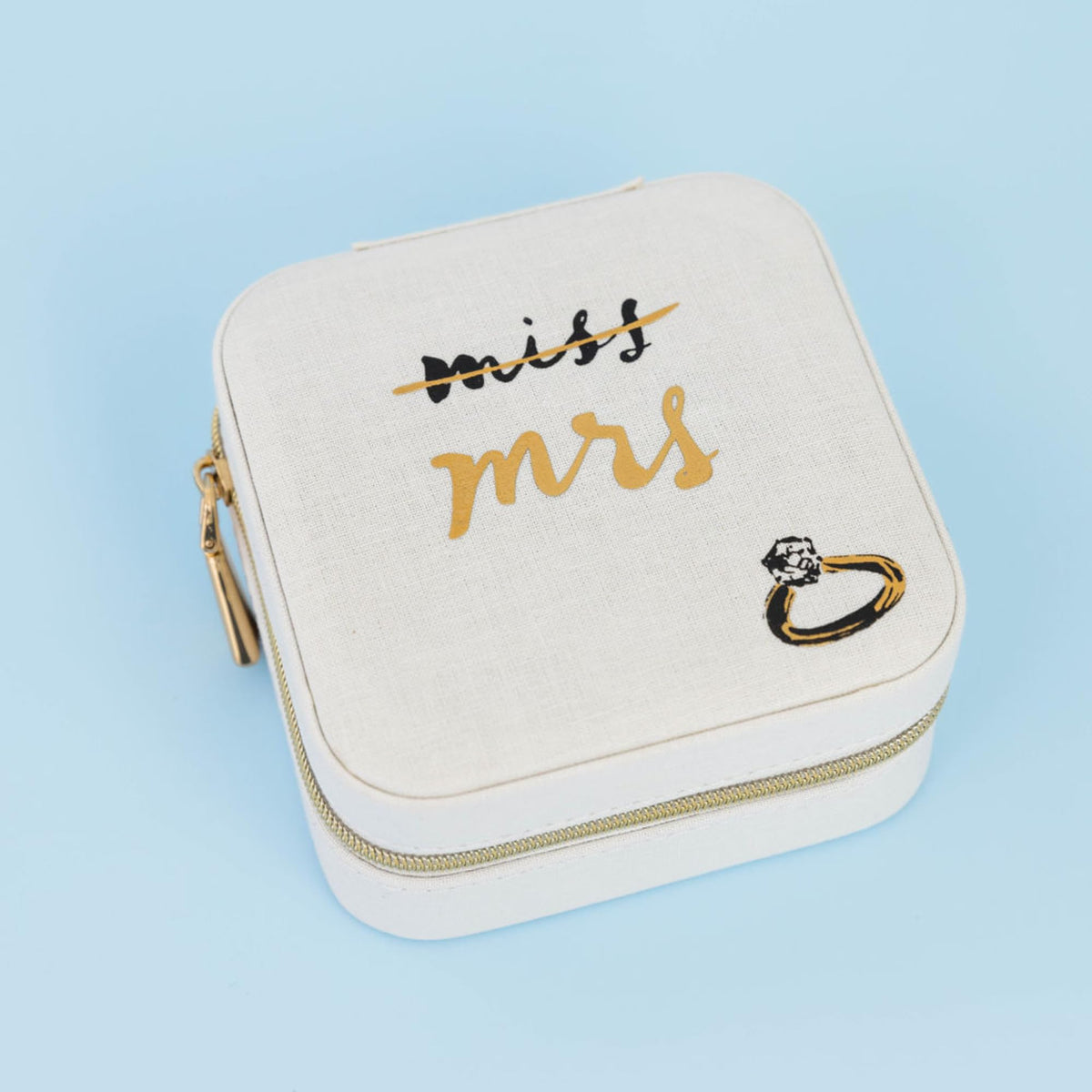kate spade new york Small Travel Jewelry Case, White Wedding Jewelry Box to Organize Rings, Necklaces, Earrings, Miss to Mrs
