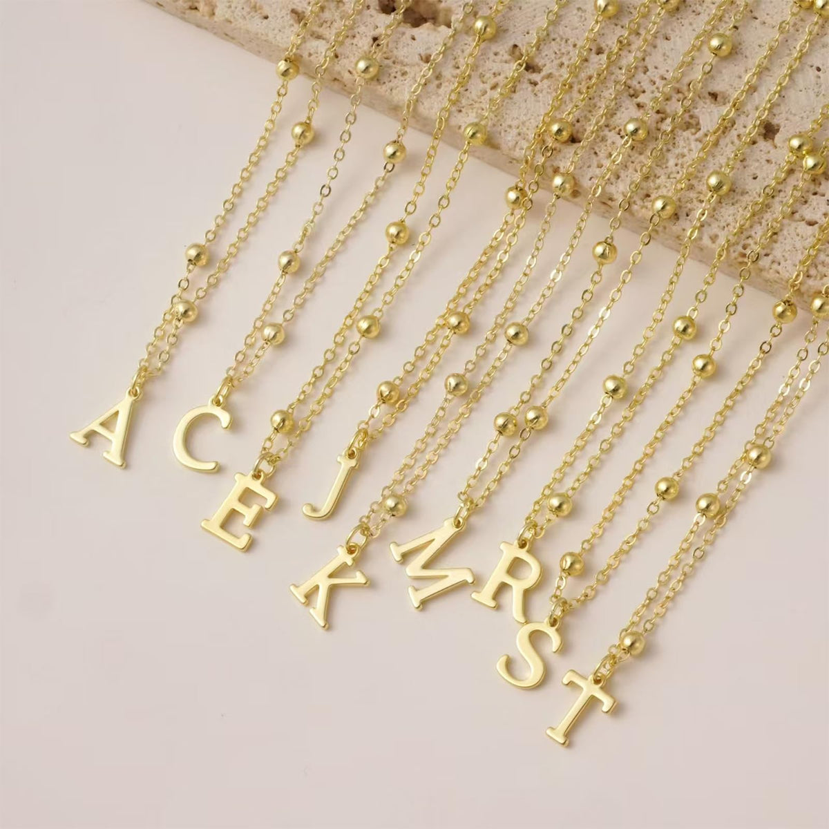 De Amo Sara Initial Necklaces for Women, Dainty A-Z Pendant Letter Charm Necklace Personalized Name Necklaces for Women Trendy Jewelry Gift