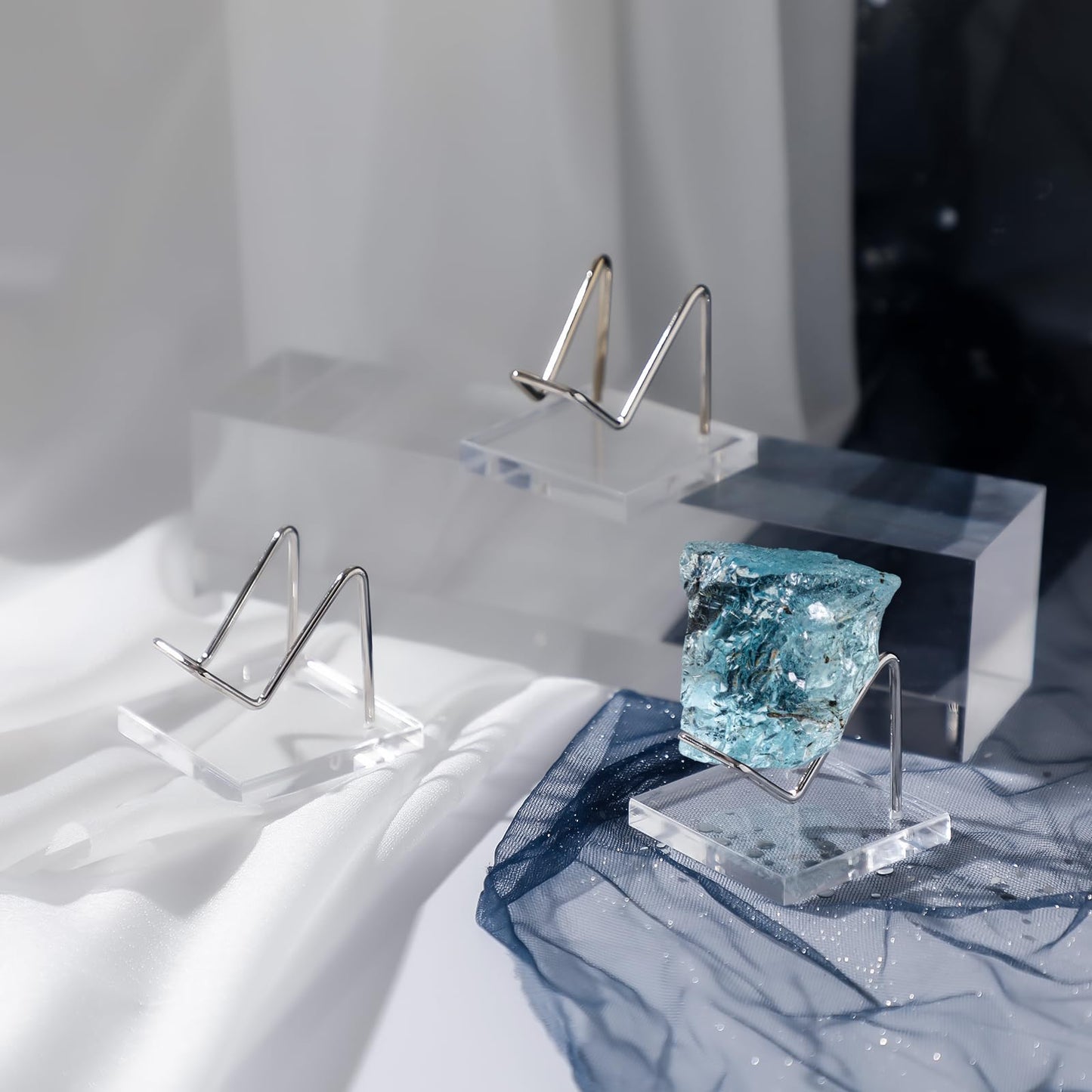 Wenqik 4 Pcs Metal Crystal Display Stand Rock Holder Crystal Display Shelf with Metal Arms Acrylic Pedestal Base for Mineral Gemstone Agate Fossil Coral Geode Jewelry Collectible(Silver,2 x 2 x 1.8)