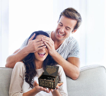 CAMKONG Can't Help Falling in Love Music Box, for Women, Men,Vintage Wooden Hand Crank Music Box,Gifts for Lover, Boyfriend,Girlfriend (Black)
