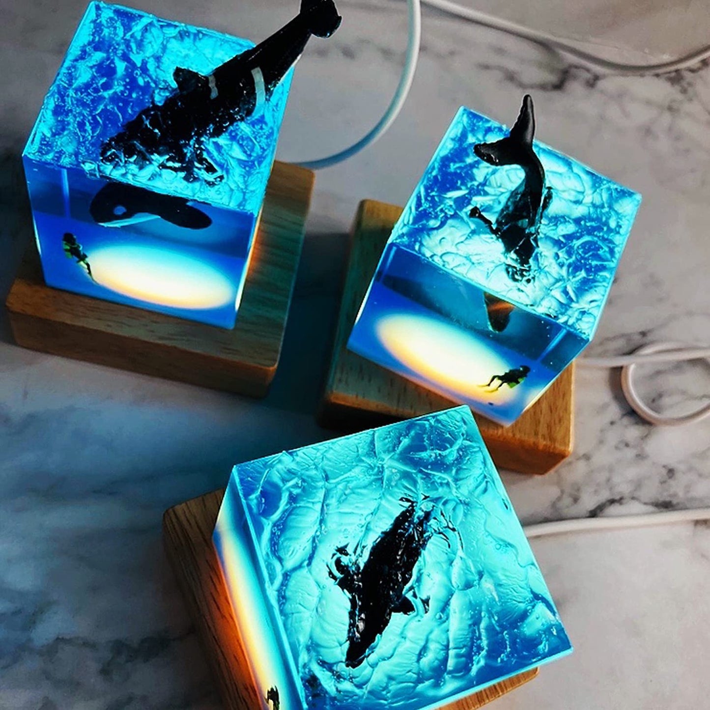 Voaesdk 2PCS LED Lights Display Bases for Resin Mold,3.14 Inch Square & Round Wooden Lighted Base Stand for 3D Laser Crystal Glass Resin Art
