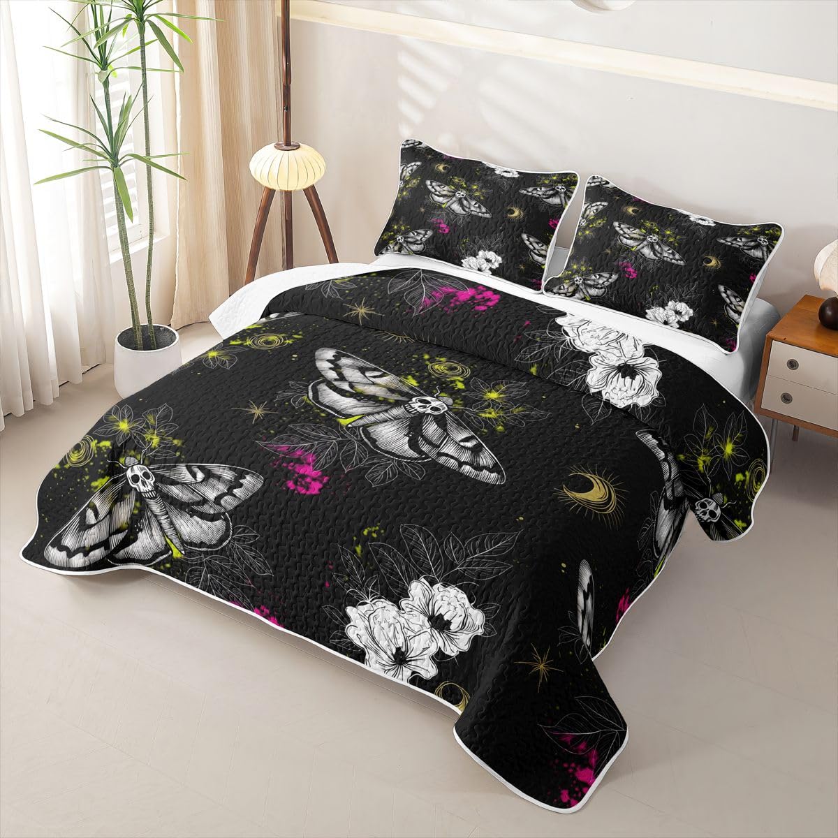 Feelyou Death Moth Quilt Bedspread for Kids Boys Girls Skull Decor Bedding Queen Size Halloween Decorations Lightweight Bed Cover Boho Moth Quilted Coverlet Set Gothic